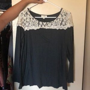 Umgee large shirt with cream lace shoulder